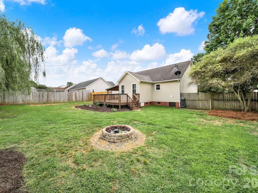 4133 Thomas Sam Drive, Rock Hill, SC 29732.  MLS# CAR4389767, YatesRealty ID 30296. 