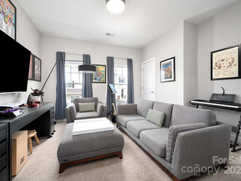 58 Walnut Springs Drive, Asheville, NC 28804.  MLS# CAR4259966, YatesRealty ID 30297. 9' ceilings throughout