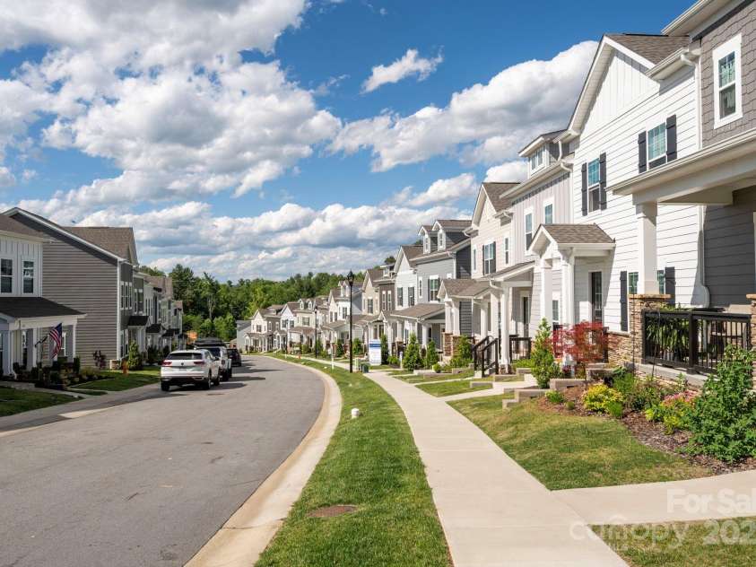 58 Walnut Springs Drive, Asheville, NC 28804.  MLS# CAR4259966, YatesRealty ID 30297. Wonderful neighborhood with sidewalks, trees, city water, city sewer, natural gas, and underground electric