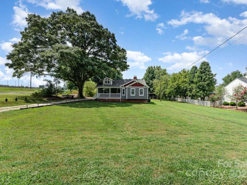 213 Nixon Road, Belmont, NC 28012.  MLS# CAR4285754, YatesRealty ID 30299. 