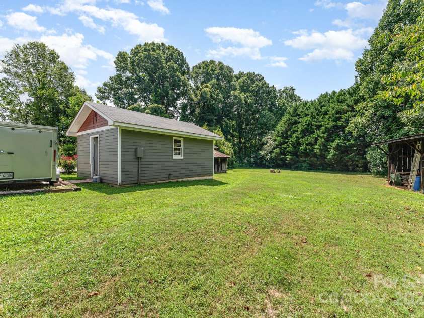 213 Nixon Road, Belmont, NC 28012.  MLS# CAR4285754, YatesRealty ID 30299. 