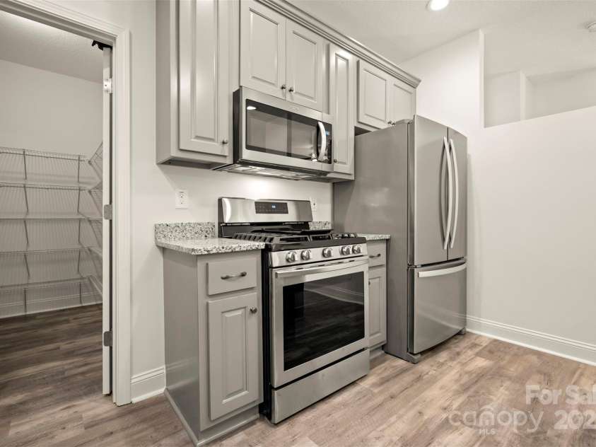 321 Benjamins Way, Hendersonville, NC 28792.  MLS# CAR4276870, YatesRealty ID 303. 