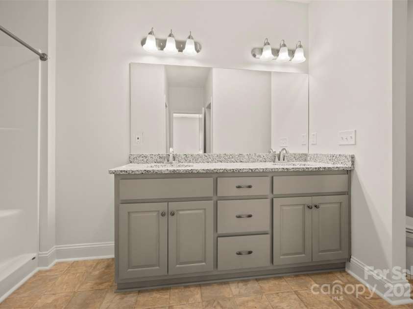 321 Benjamins Way, Hendersonville, NC 28792.  MLS# CAR4276870, YatesRealty ID 303. 