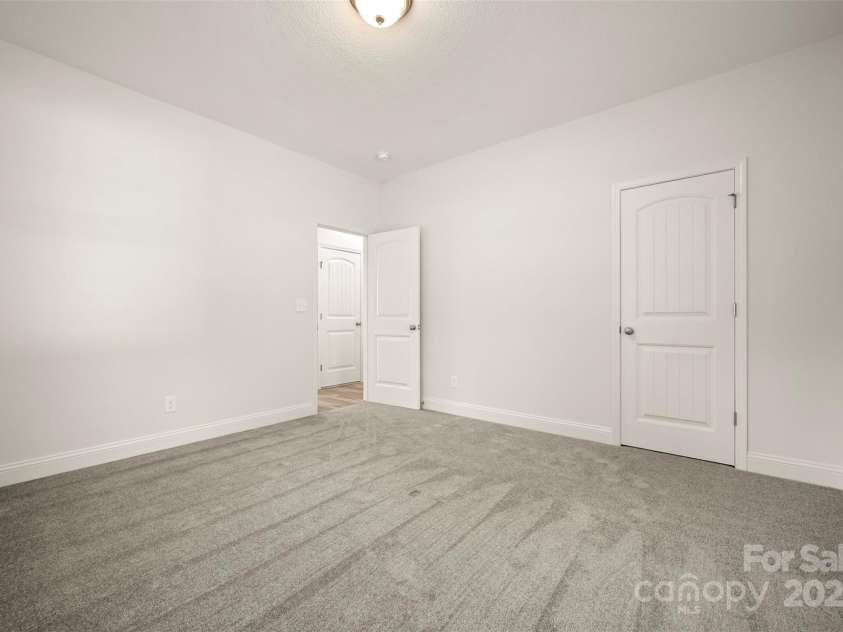 321 Benjamins Way, Hendersonville, NC 28792.  MLS# CAR4276870, YatesRealty ID 303. 