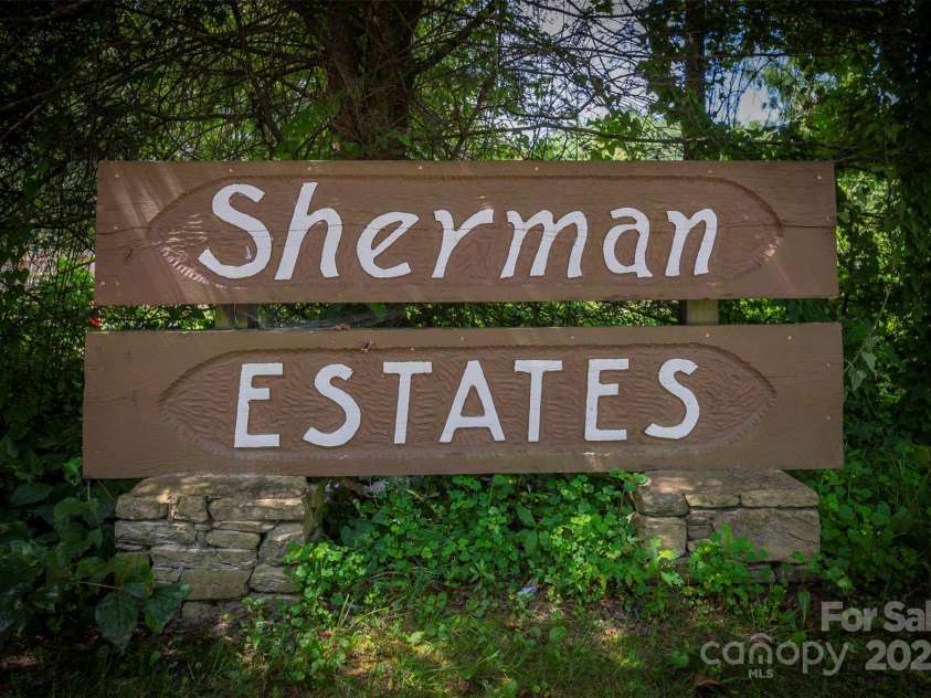 321 Benjamins Way, Hendersonville, NC 28792.  MLS# CAR4276870, YatesRealty ID 303. 