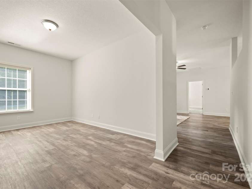 321 Benjamins Way, Hendersonville, NC 28792.  MLS# CAR4276870, YatesRealty ID 303. Big bonus room, perfect for an office, playroom or den