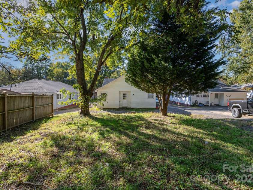 807 Klondale Avenue, Kannapolis, NC 28081.  MLS# CAR4192957, YatesRealty ID 303. 