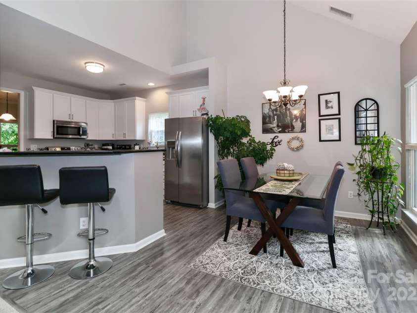 103 Pamlico Lane, Mooresville, NC 28117.  MLS# CAR4273321, YatesRealty ID 3030. 103 Pamlico Lane Dining Area