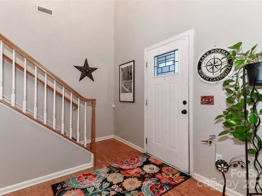 103 Pamlico Lane, Mooresville, NC 28117.  MLS# CAR4273321, YatesRealty ID 3030. 103 Pamlico Lane Entry