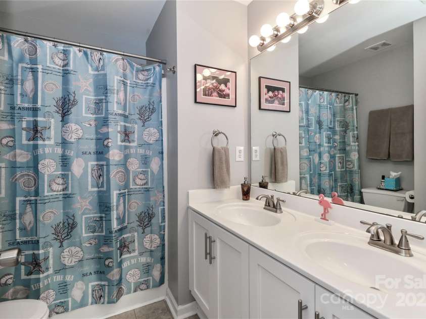 103 Pamlico Lane, Mooresville, NC 28117.  MLS# CAR4273321, YatesRealty ID 3030. 103 Pamlico Lane Upstairs Bath