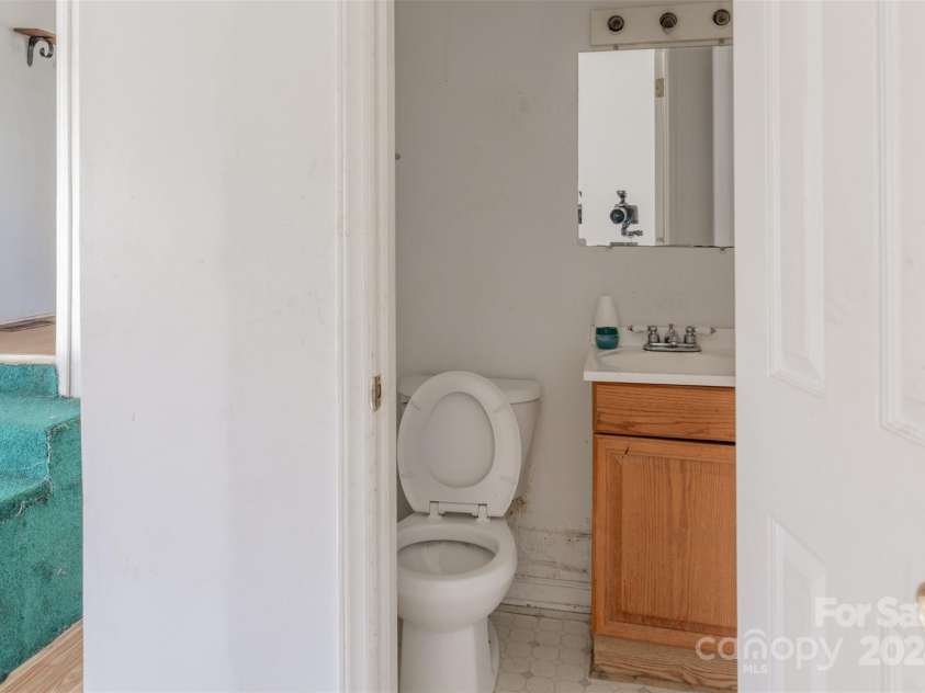 529 Roundtree Circle, Chester, SC 29706.  MLS# CAR4203560, YatesRealty ID 3030. 