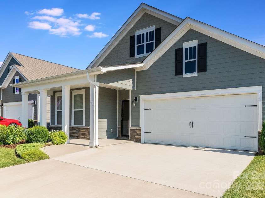 773 Summerfield Place, Flat Rock, NC 28731.  MLS# CAR4275908, YatesRealty ID 30300. 