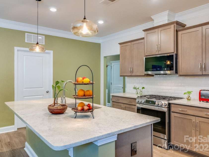 773 Summerfield Place, Flat Rock, NC 28731.  MLS# CAR4275908, YatesRealty ID 30300. 