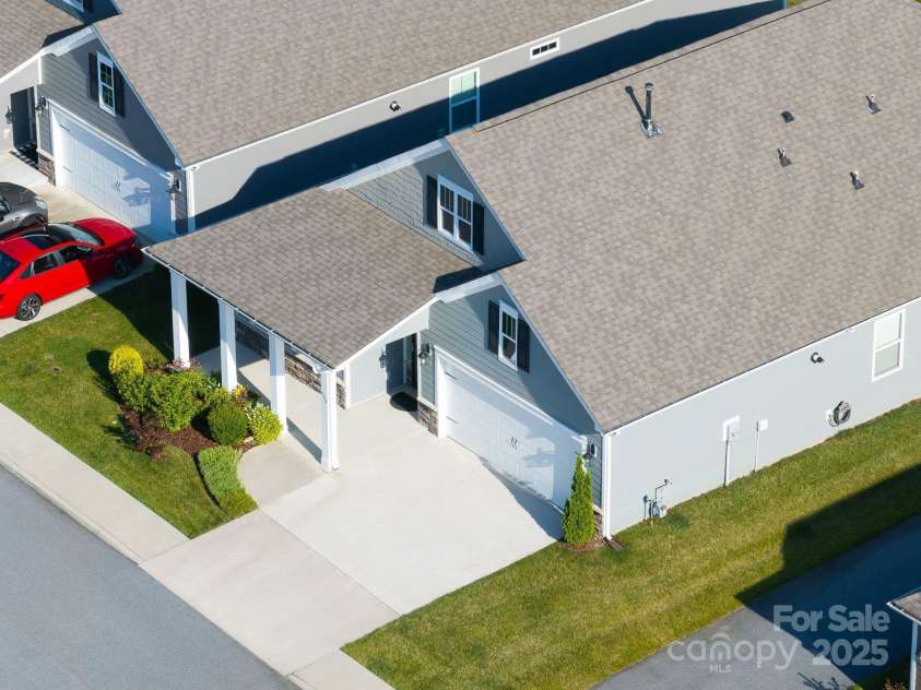 773 Summerfield Place, Flat Rock, NC 28731.  MLS# CAR4275908, YatesRealty ID 30300. 
