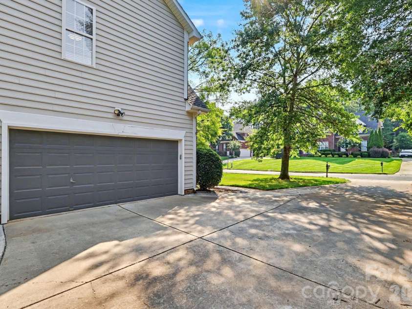 6204 Pumpernickel Lane, Wesley Chapel, NC 28110.  MLS# CAR4405406, YatesRealty ID 30301. Garage/Driveway
