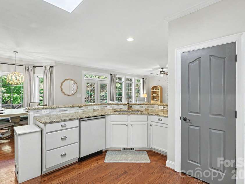 6204 Pumpernickel Lane, Wesley Chapel, NC 28110.  MLS# CAR4405406, YatesRealty ID 30301. Kitchen