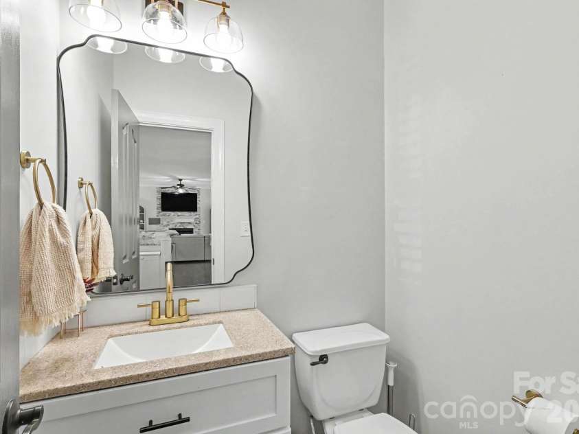 6204 Pumpernickel Lane, Wesley Chapel, NC 28110.  MLS# CAR4405406, YatesRealty ID 30301. Main Floor Half Bathroom