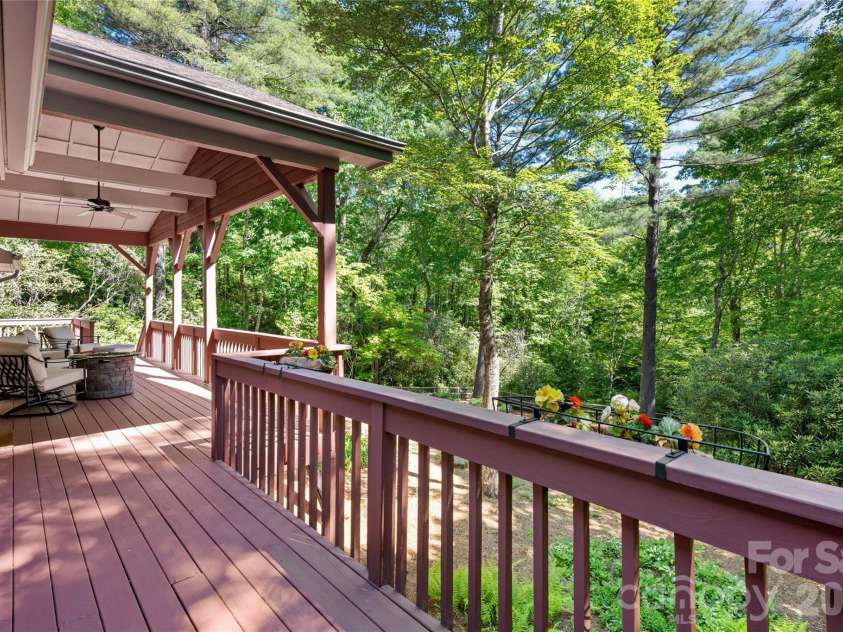 522 Toxaway Court, Lake Toxaway, NC 28747.  MLS# CAR4393237, YatesRealty ID 30302. 