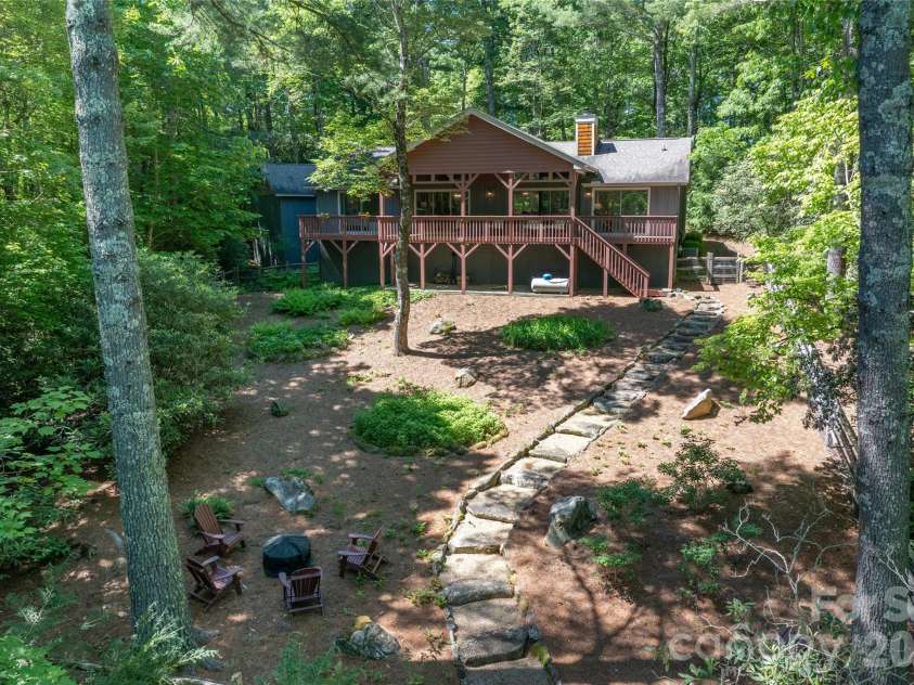 522 Toxaway Court, Lake Toxaway, NC 28747.  MLS# CAR4393237, YatesRealty ID 30302. 