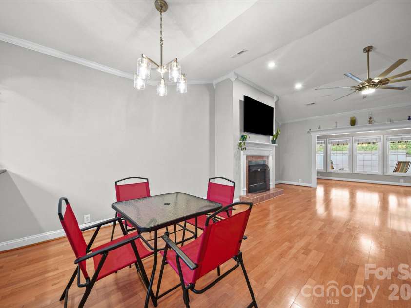 1524 Royalty Circle, Statesville, NC 28625.  MLS# CAR4389481, YatesRealty ID 30304. 