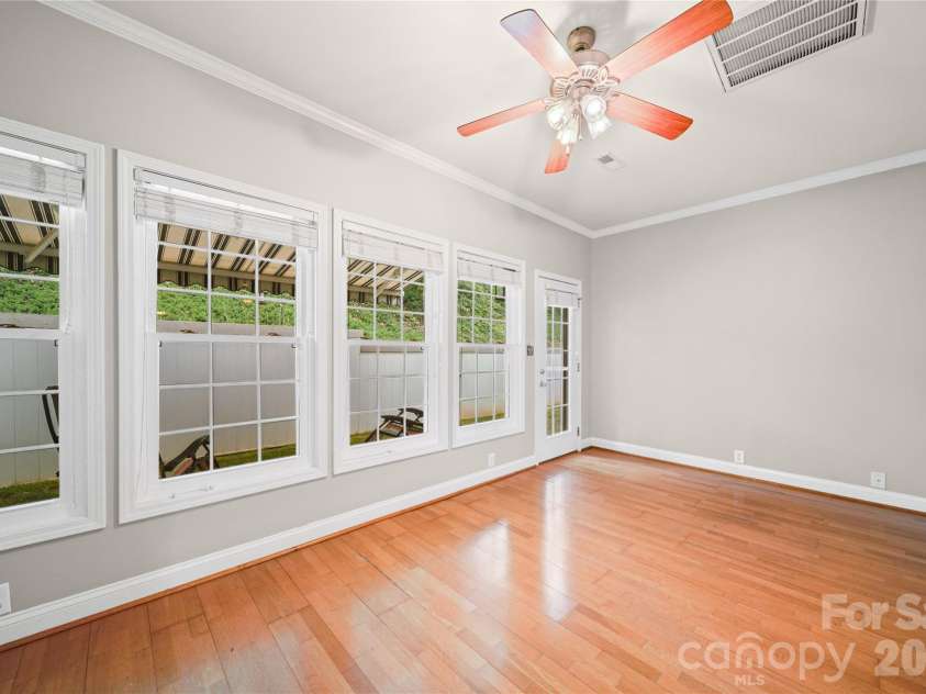 1524 Royalty Circle, Statesville, NC 28625.  MLS# CAR4389481, YatesRealty ID 30304. 