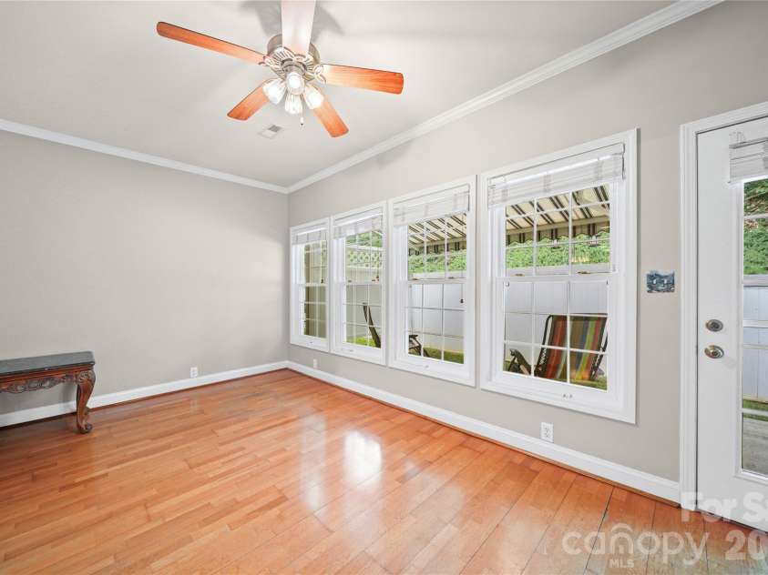 1524 Royalty Circle, Statesville, NC 28625.  MLS# CAR4389481, YatesRealty ID 30304. 