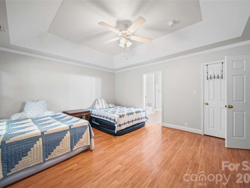 1524 Royalty Circle, Statesville, NC 28625.  MLS# CAR4389481, YatesRealty ID 30304. 