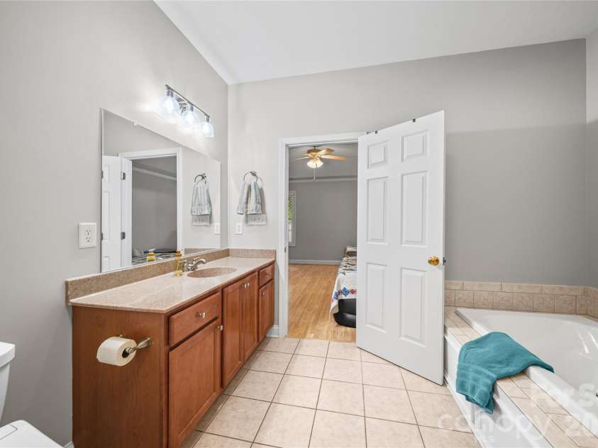 1524 Royalty Circle, Statesville, NC 28625.  MLS# CAR4389481, YatesRealty ID 30304. 
