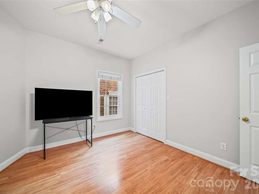1524 Royalty Circle, Statesville, NC 28625.  MLS# CAR4389481, YatesRealty ID 30304. 