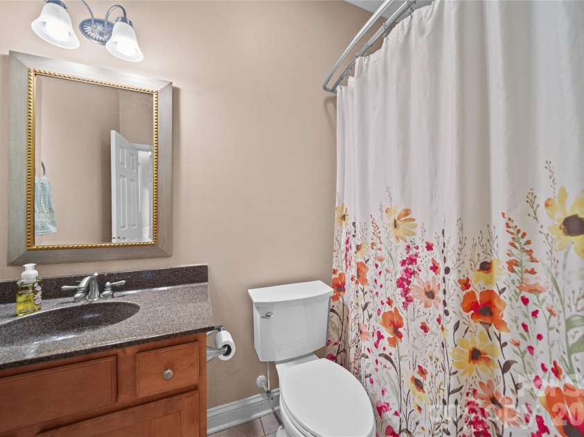 1524 Royalty Circle, Statesville, NC 28625.  MLS# CAR4389481, YatesRealty ID 30304. 