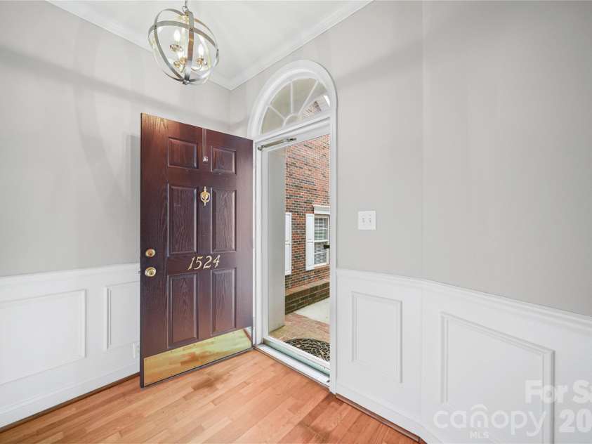 1524 Royalty Circle, Statesville, NC 28625.  MLS# CAR4389481, YatesRealty ID 30304. 