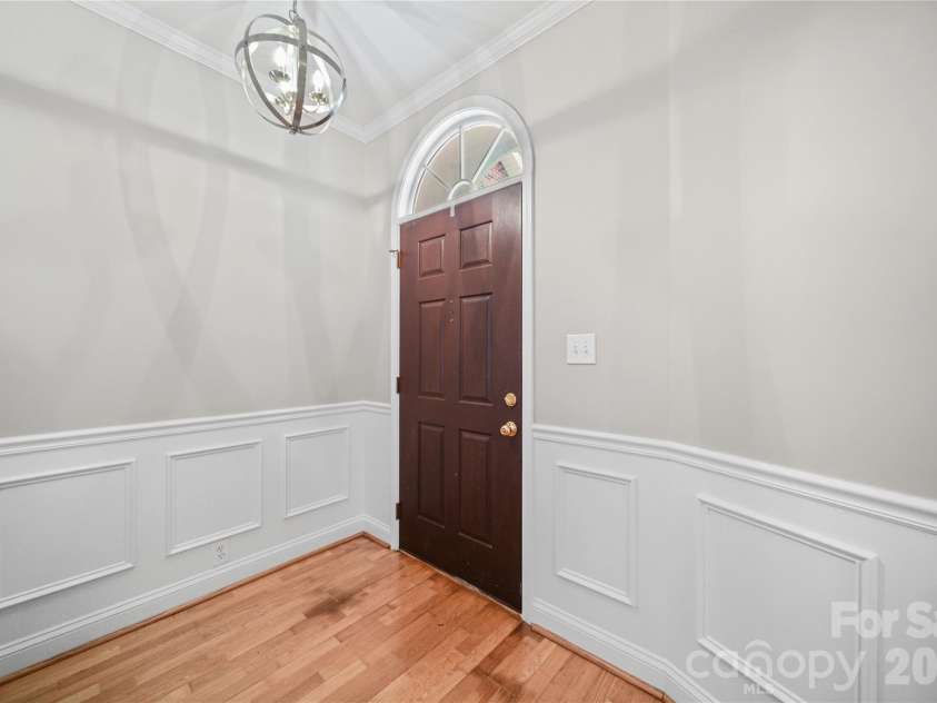 1524 Royalty Circle, Statesville, NC 28625.  MLS# CAR4389481, YatesRealty ID 30304. 