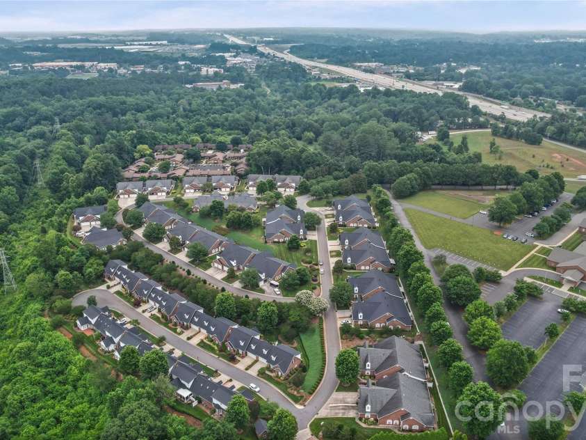 1524 Royalty Circle, Statesville, NC 28625.  MLS# CAR4389481, YatesRealty ID 30304. 
