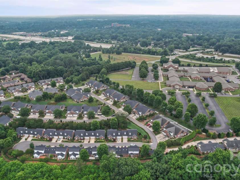 1524 Royalty Circle, Statesville, NC 28625.  MLS# CAR4389481, YatesRealty ID 30304. 
