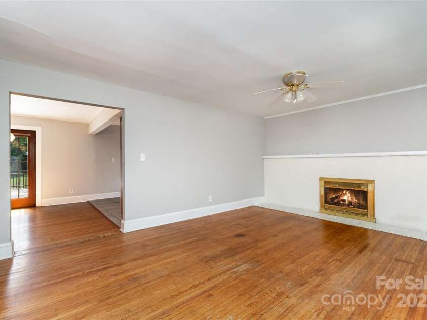 2408 Kilborne Drive, Charlotte, NC 28205.  MLS# CAR4283656, YatesRealty ID 30304. 