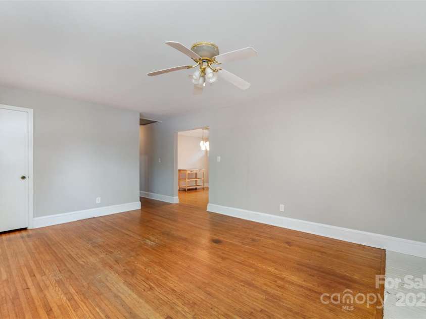 2408 Kilborne Drive, Charlotte, NC 28205.  MLS# CAR4283656, YatesRealty ID 30304. 
