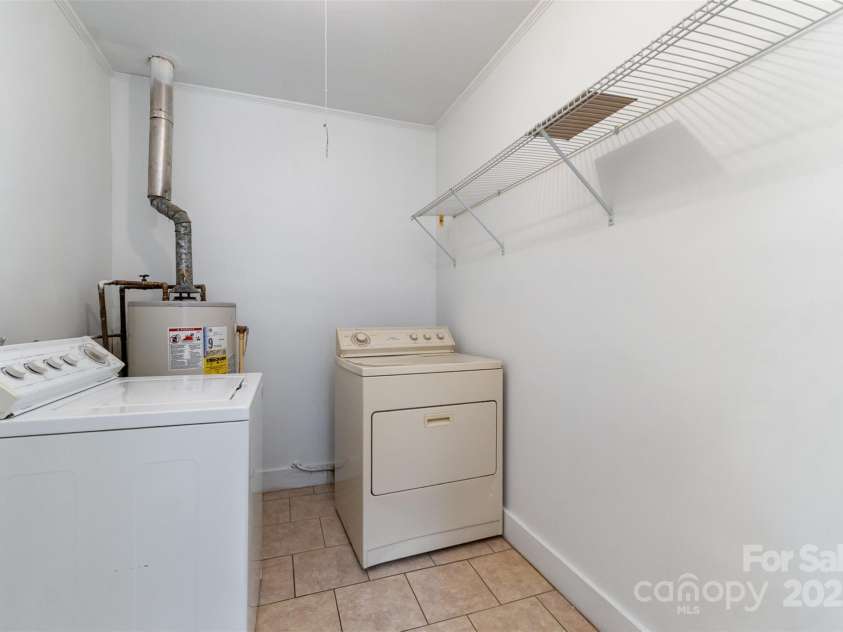 2408 Kilborne Drive, Charlotte, NC 28205.  MLS# CAR4283656, YatesRealty ID 30304. 