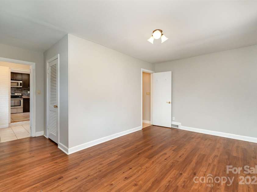 2408 Kilborne Drive, Charlotte, NC 28205.  MLS# CAR4283656, YatesRealty ID 30304. 