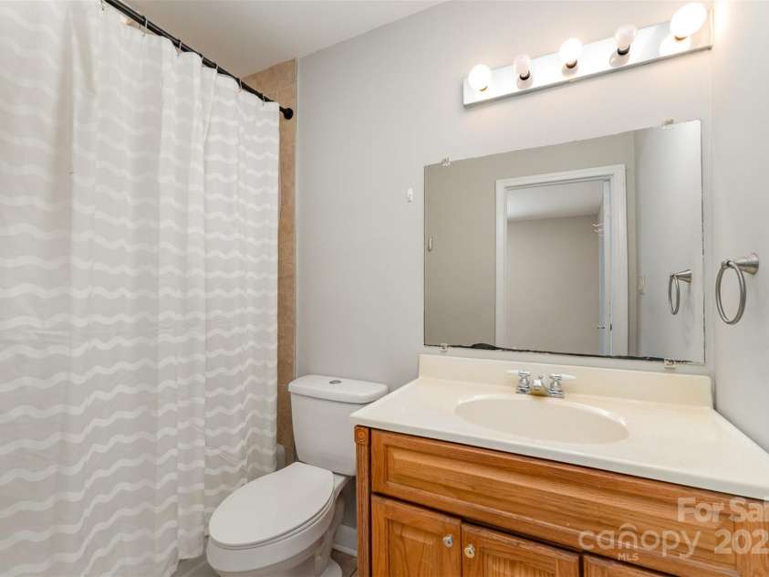 2408 Kilborne Drive, Charlotte, NC 28205.  MLS# CAR4283656, YatesRealty ID 30304. 