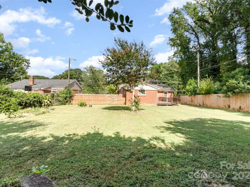 2408 Kilborne Drive, Charlotte, NC 28205.  MLS# CAR4283656, YatesRealty ID 30304. 