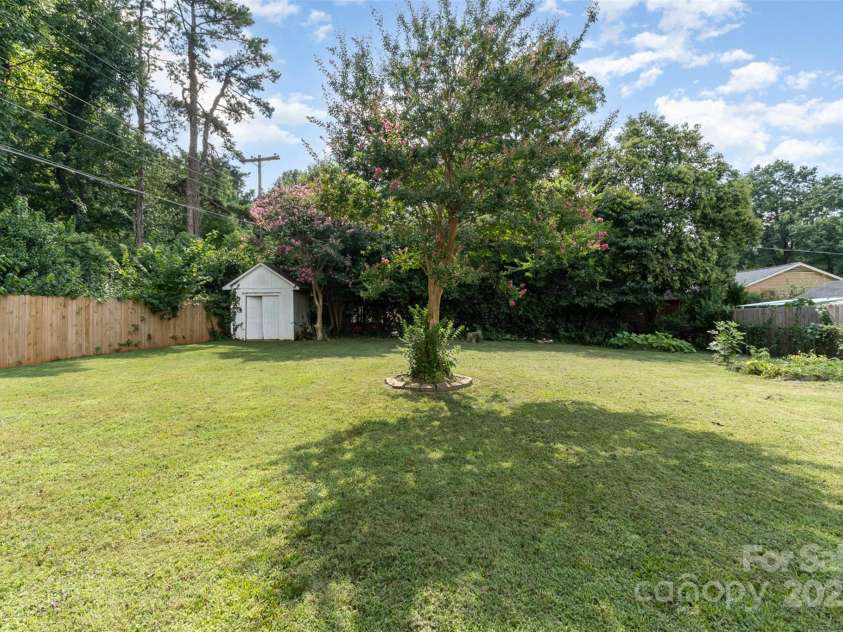 2408 Kilborne Drive, Charlotte, NC 28205.  MLS# CAR4283656, YatesRealty ID 30304. 