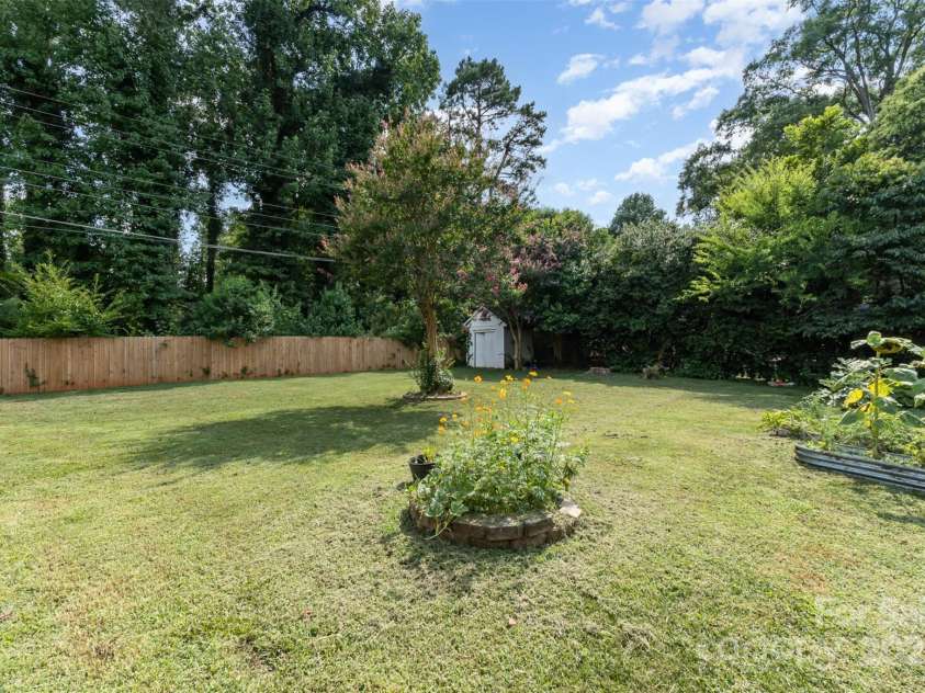 2408 Kilborne Drive, Charlotte, NC 28205.  MLS# CAR4283656, YatesRealty ID 30304. 