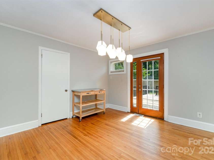 2408 Kilborne Drive, Charlotte, NC 28205.  MLS# CAR4283656, YatesRealty ID 30304. 