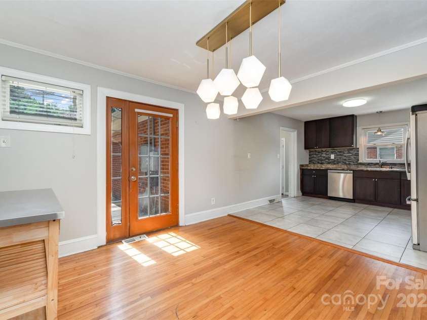 2408 Kilborne Drive, Charlotte, NC 28205.  MLS# CAR4283656, YatesRealty ID 30304. 