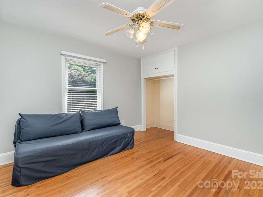 2408 Kilborne Drive, Charlotte, NC 28205.  MLS# CAR4283656, YatesRealty ID 30304. 