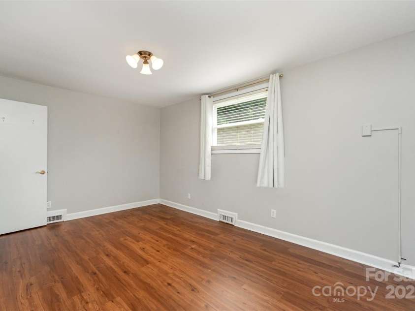 2408 Kilborne Drive, Charlotte, NC 28205.  MLS# CAR4283656, YatesRealty ID 30304. 