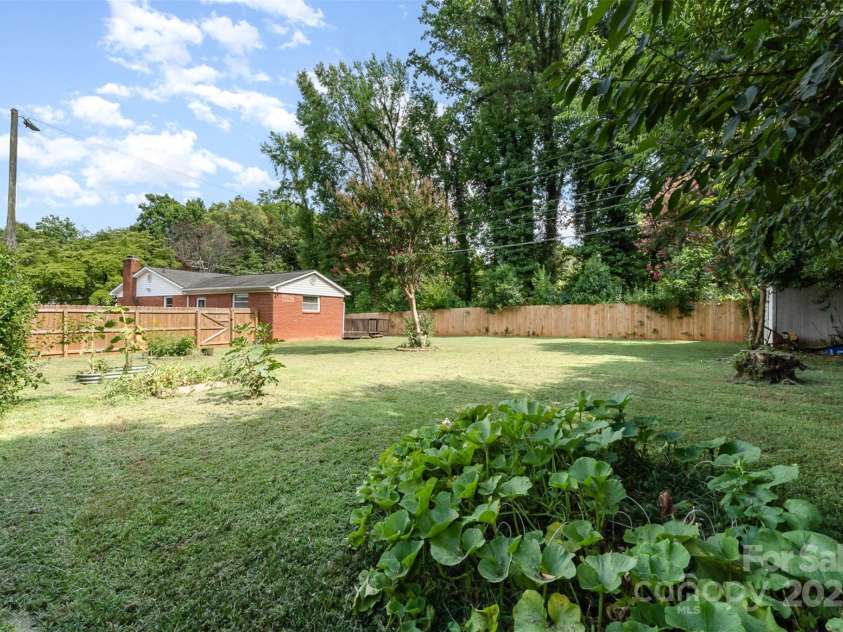 2408 Kilborne Drive, Charlotte, NC 28205.  MLS# CAR4283656, YatesRealty ID 30304. 