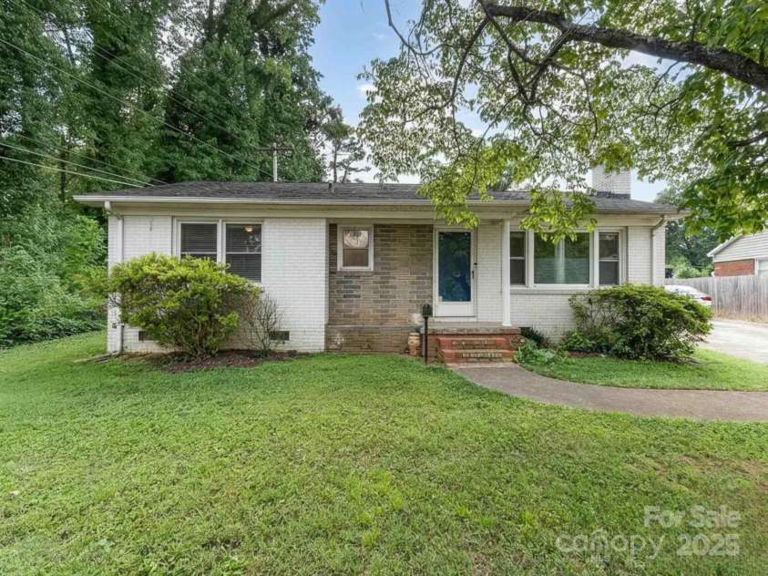 2408 Kilborne Drive, Charlotte, NC 28205.  MLS# CAR4283656, YatesRealty ID 30304. Virtually Repainted