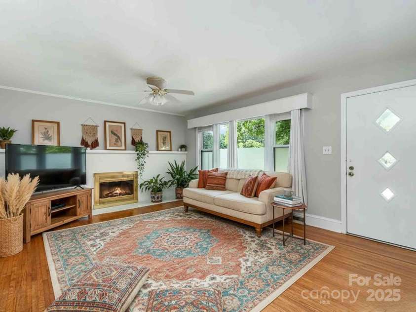 2408 Kilborne Drive, Charlotte, NC 28205.  MLS# CAR4283656, YatesRealty ID 30304. Virtually Staged
