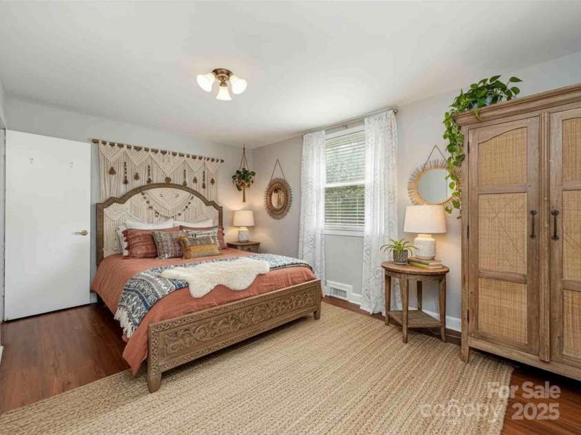 2408 Kilborne Drive, Charlotte, NC 28205.  MLS# CAR4283656, YatesRealty ID 30304. Virtually Staged